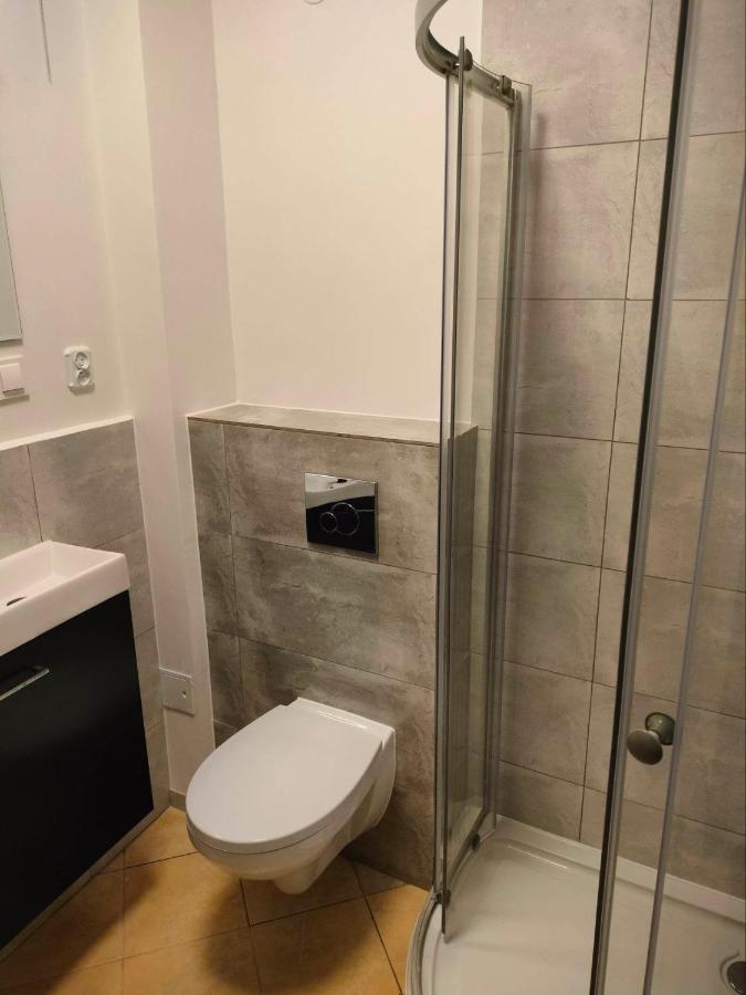 Urocze Studia W Lomiankach, 1- Z Sauna I Tarasem, 2- Z Kominkiem, 3- Ekonomiczne, 7Km Metro Mlociny Warszawa Łomianki 外观 照片