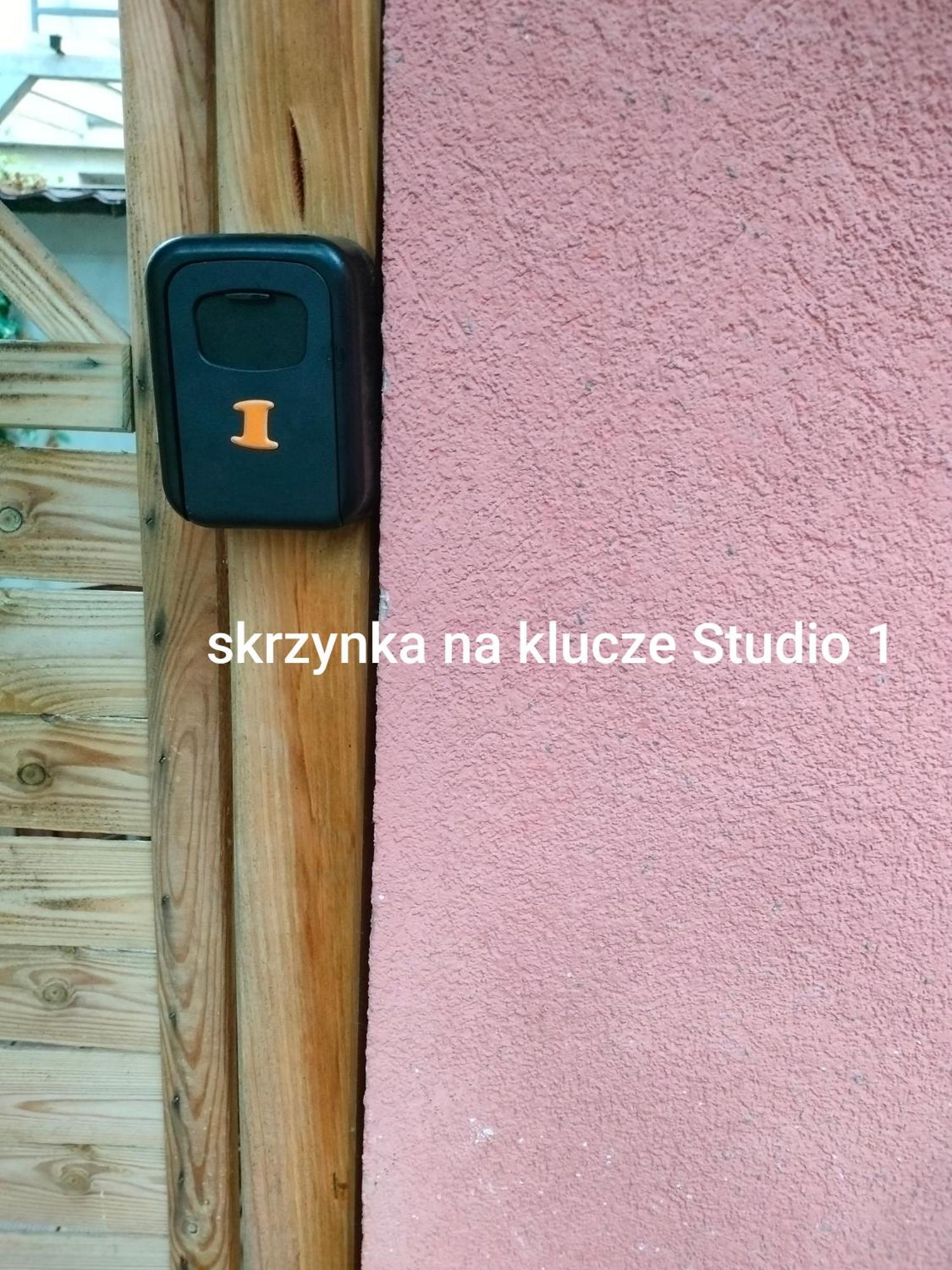 Urocze Studia W Lomiankach, 1- Z Sauna I Tarasem, 2- Z Kominkiem, 3- Ekonomiczne, 7Km Metro Mlociny Warszawa Łomianki 外观 照片